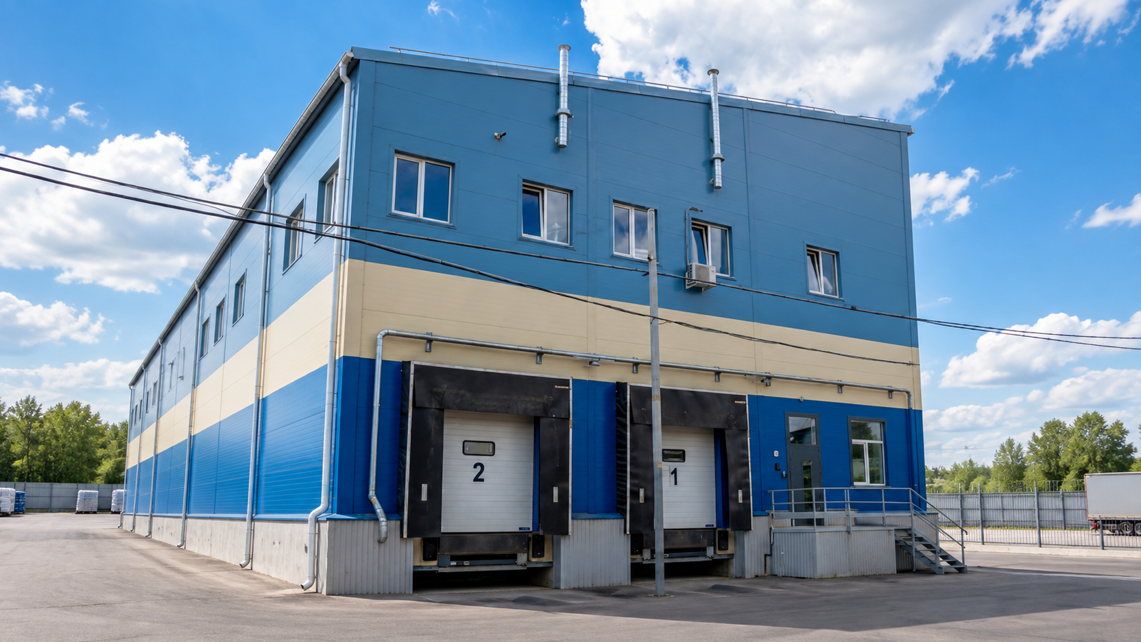 Погрузочные ворота логистического комплекса СКЛП